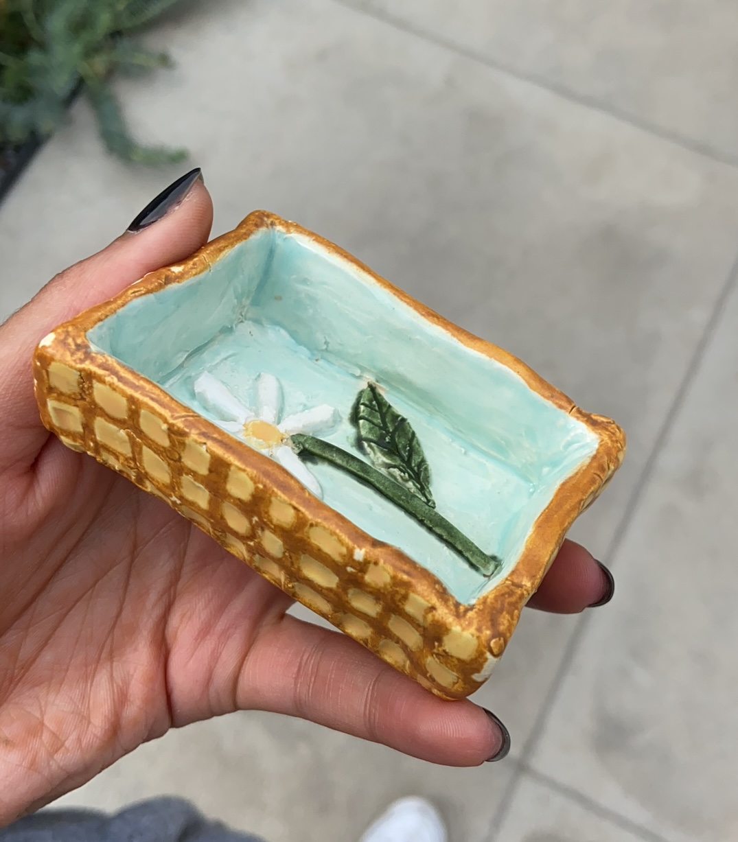 daisy dish post glaze.JPG